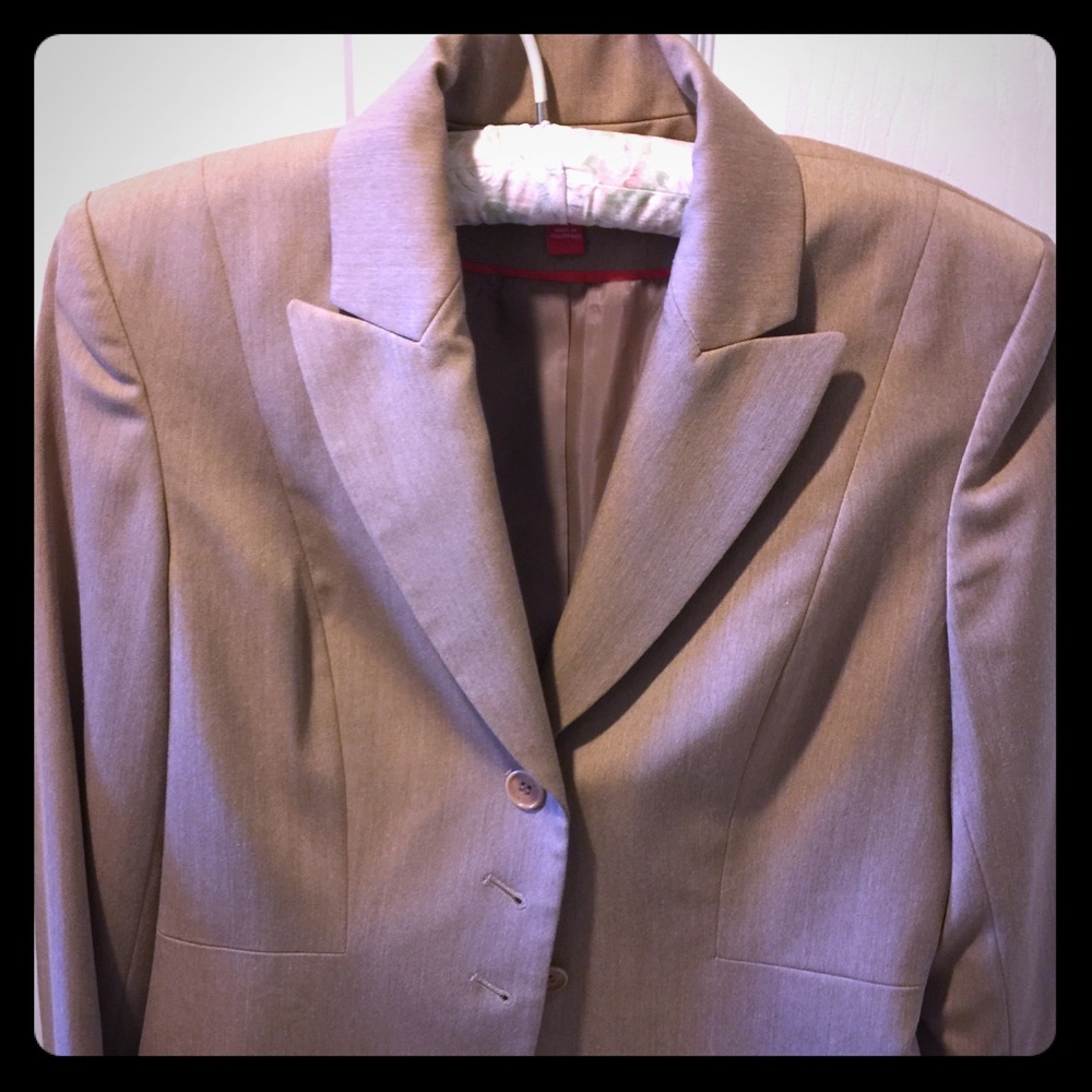 🌸 ANNE KLEIN BLAZER SIZE 6P 🌸